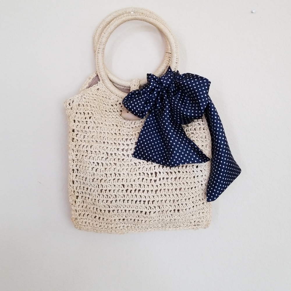 Natural woven purse